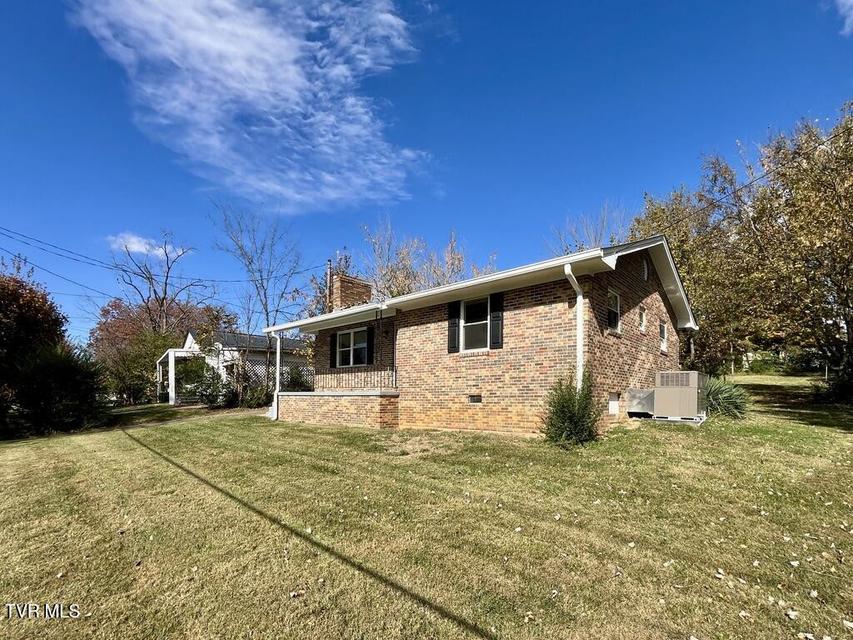 Photo #17: 126 Pearl Street