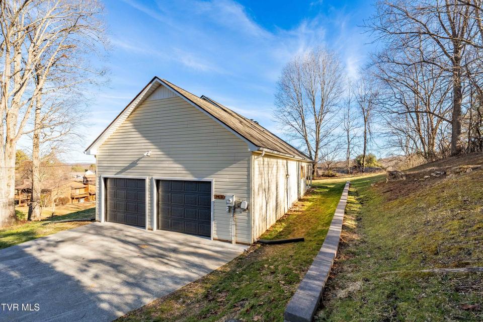 Photo #32: 109 Tami Drive