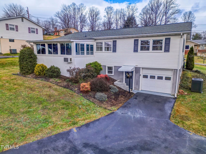 Photo #31: 125 Webb Court