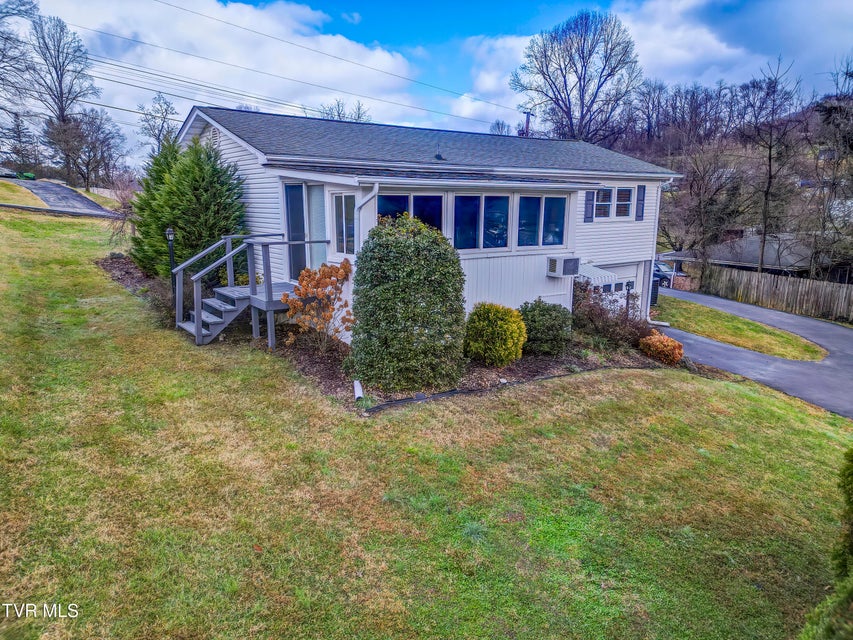 Photo #34: 125 Webb Court