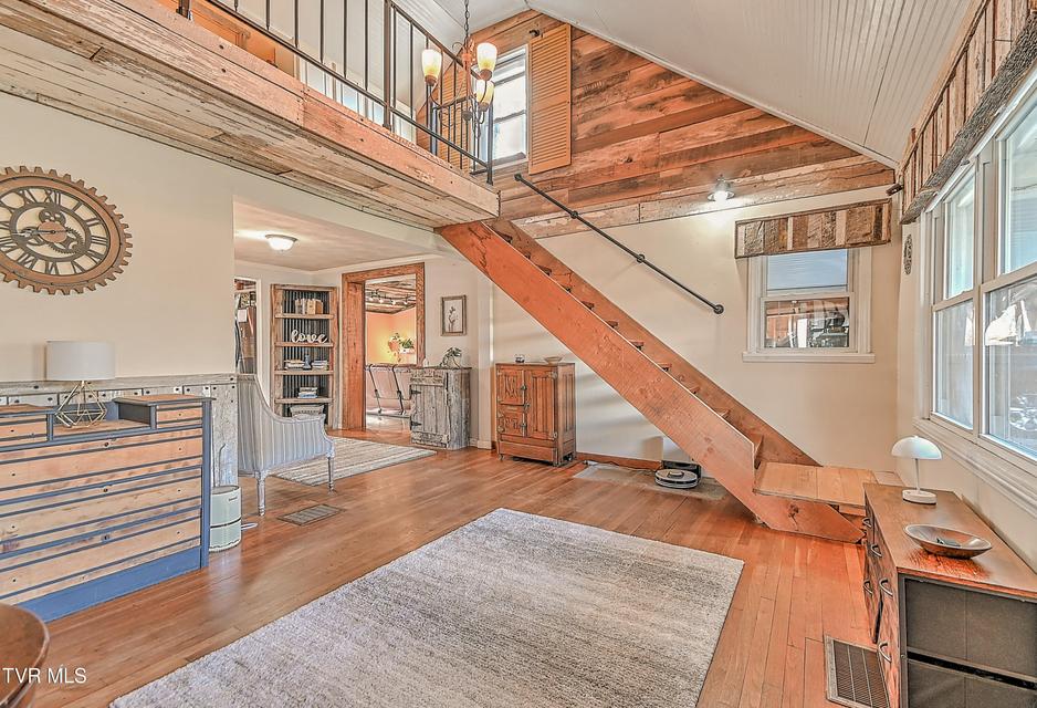 Photo #2: 212 Magnolia Drive