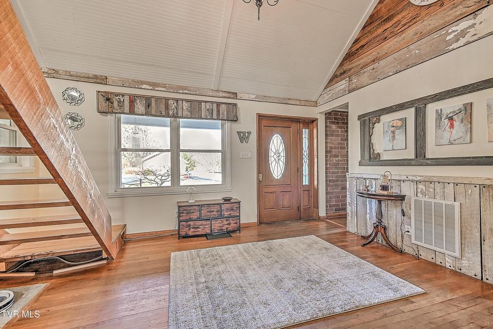 Photo #5: 212 Magnolia Drive