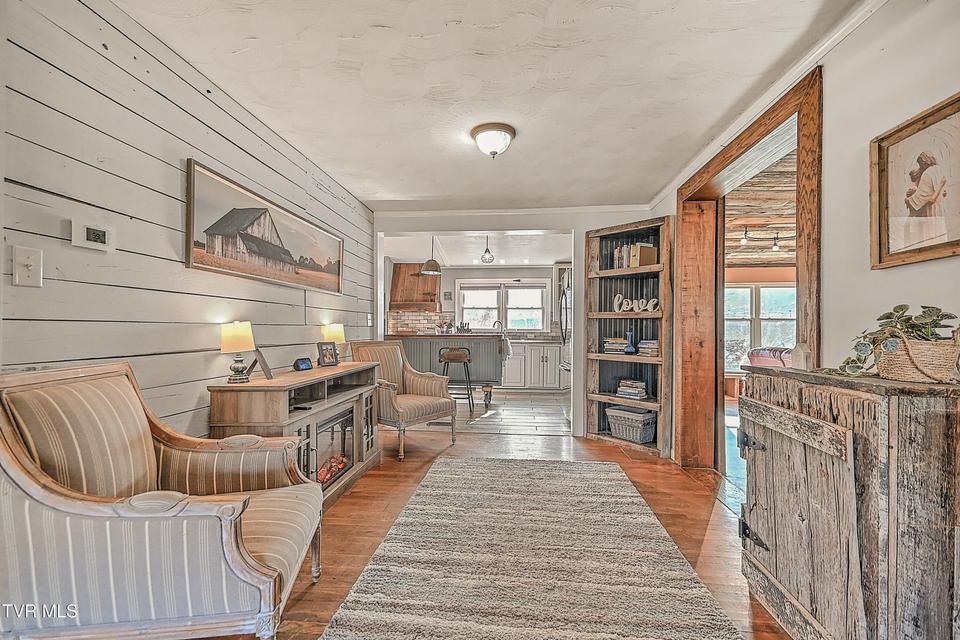 Photo #6: 212 Magnolia Drive