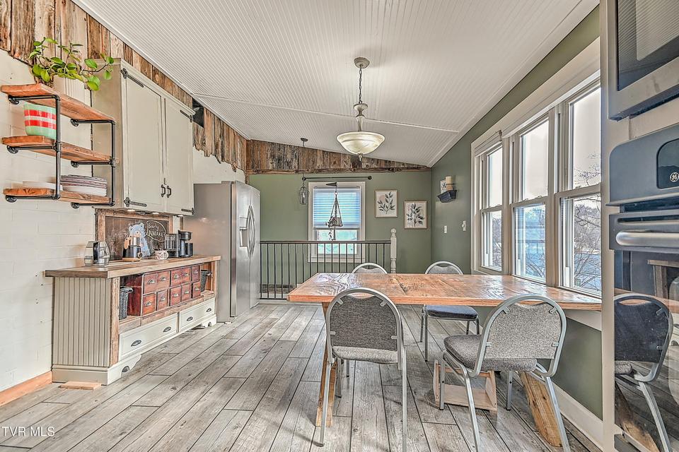 Photo #12: 212 Magnolia Drive