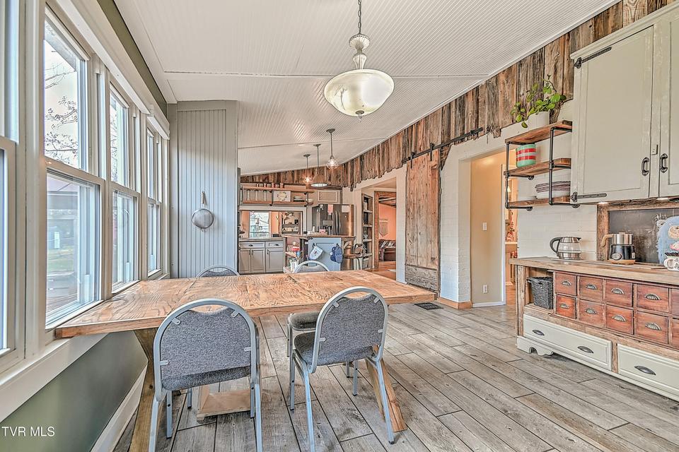 Photo #13: 212 Magnolia Drive