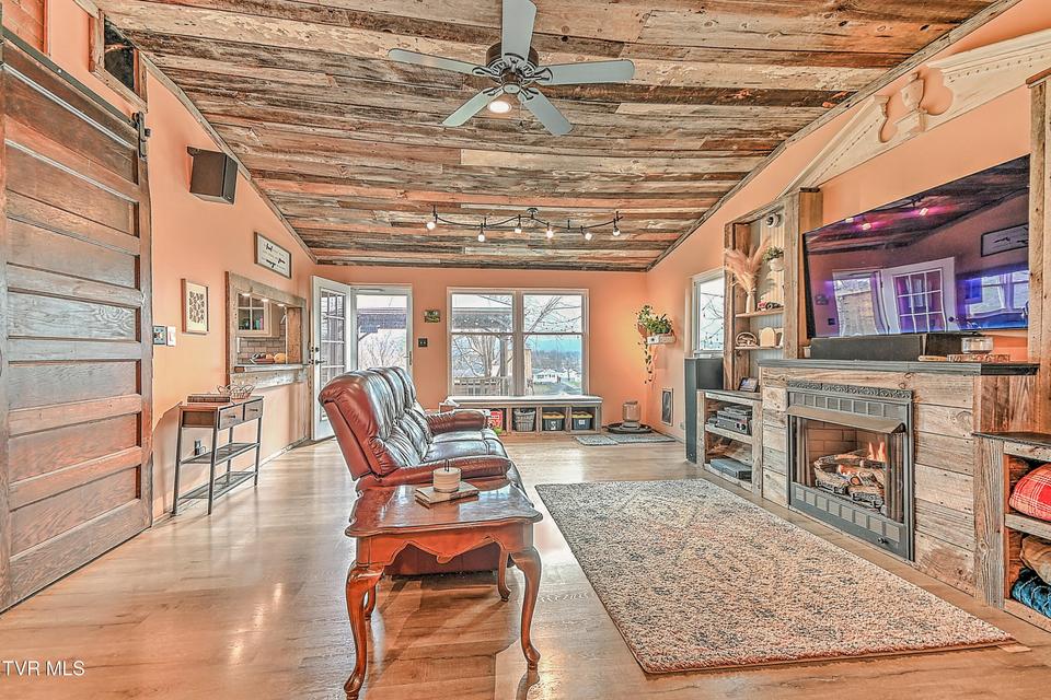 Photo #15: 212 Magnolia Drive