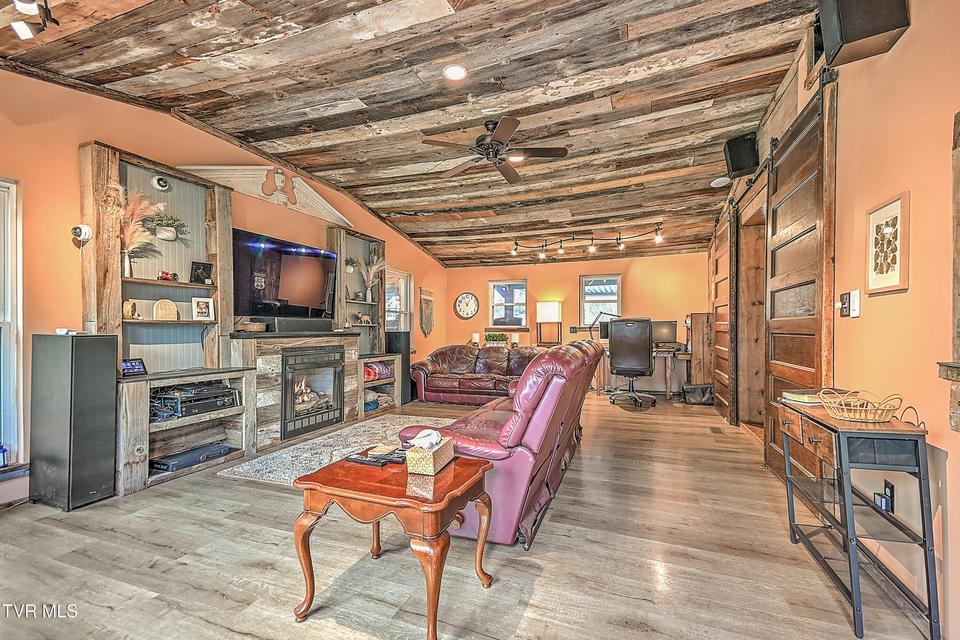 Photo #16: 212 Magnolia Drive