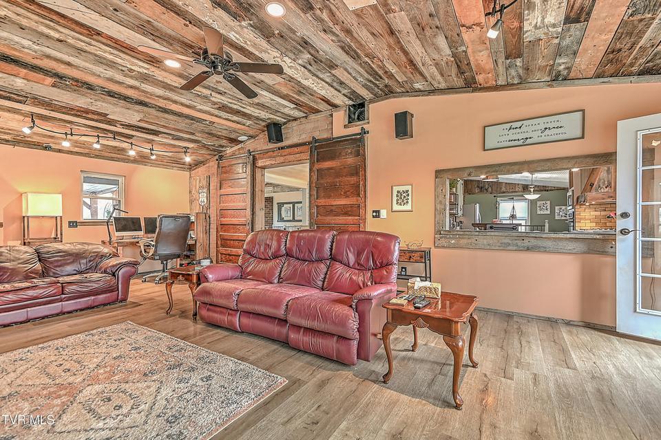 Photo #18: 212 Magnolia Drive