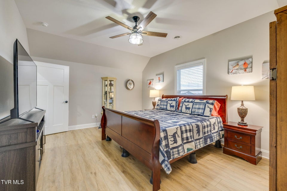 Photo #27: 226 Quiet Stroll Lane