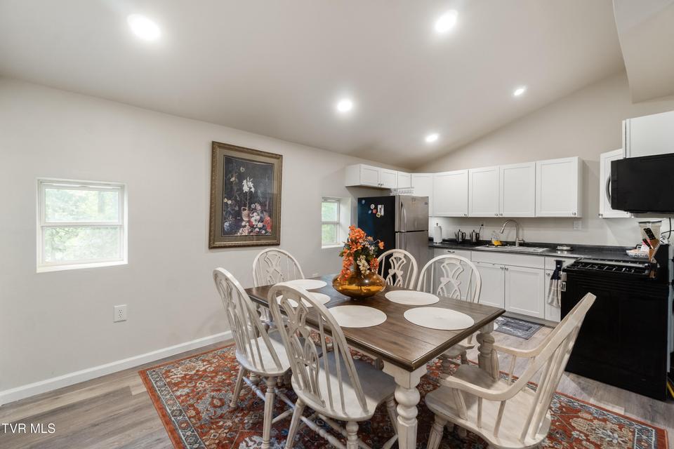 Photo #10: 2087 Fodderstack Mountain Loop