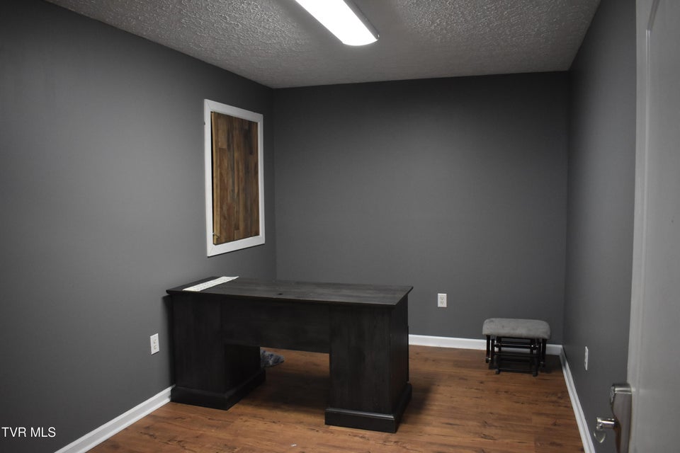 Photo #9: 475 Morelock Street