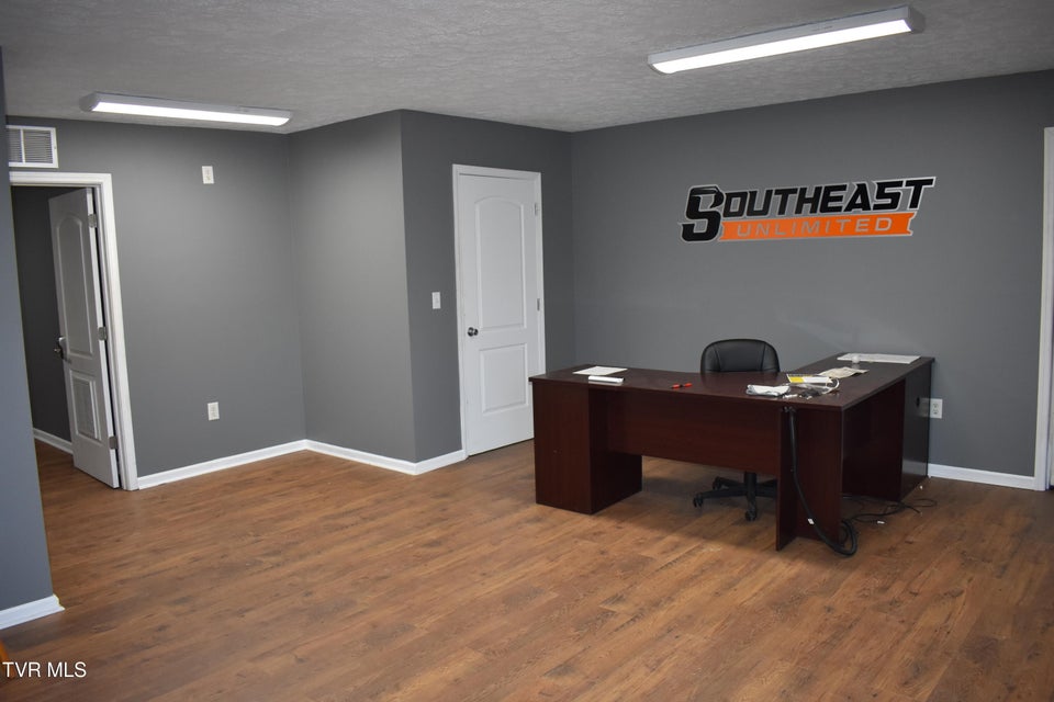 Photo #10: 475 Morelock Street