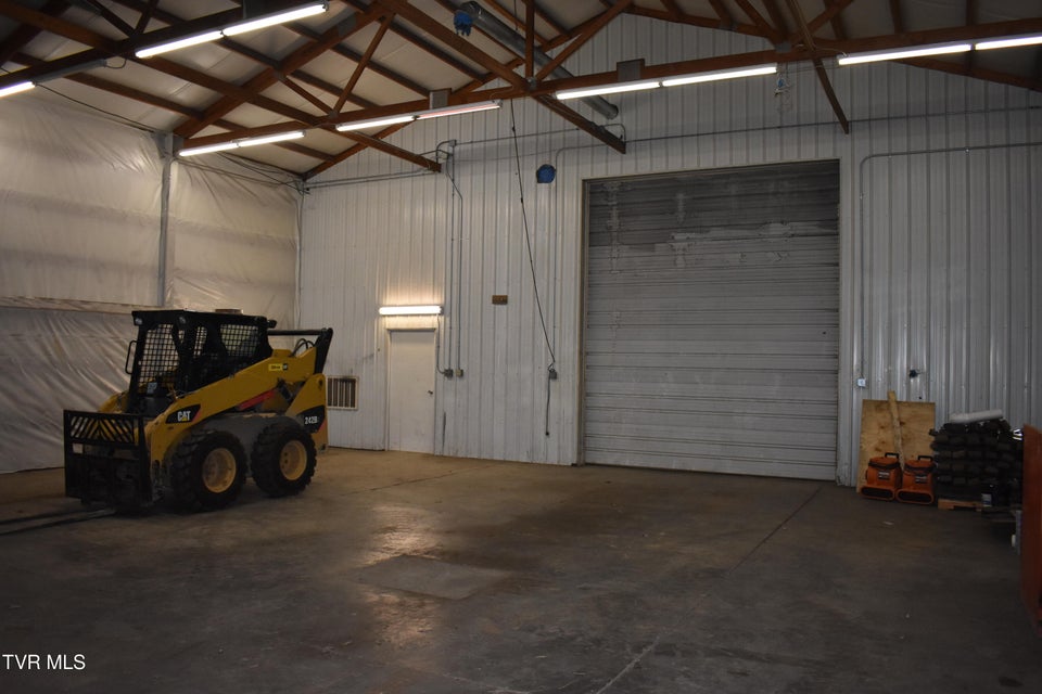 Photo #22: 475 Morelock Street