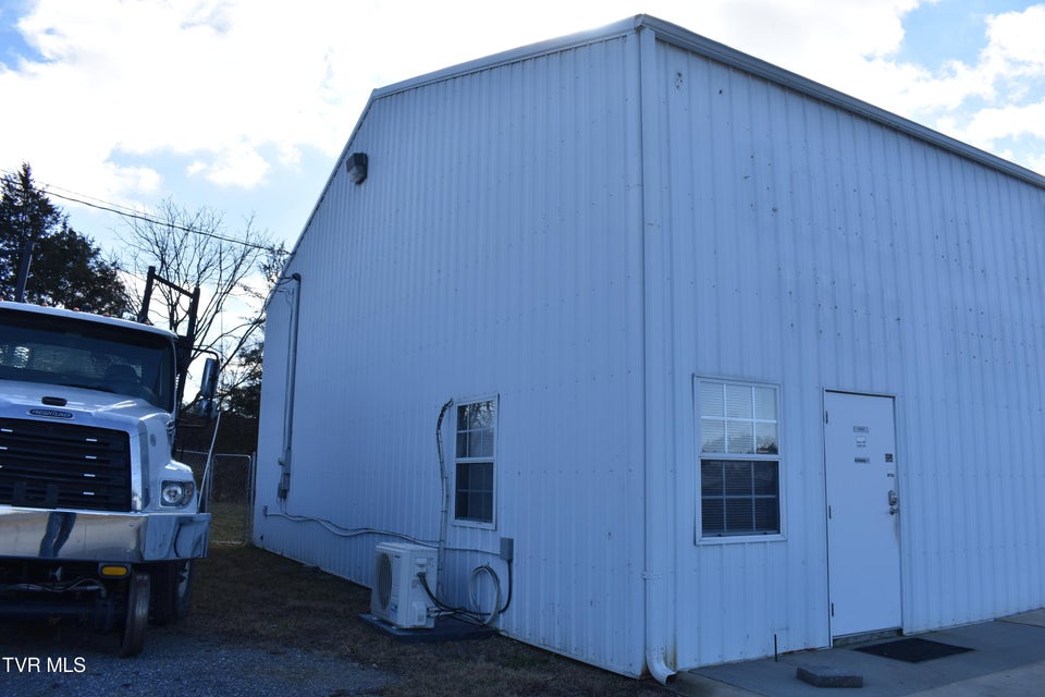 Photo #5: 475 Morelock Street