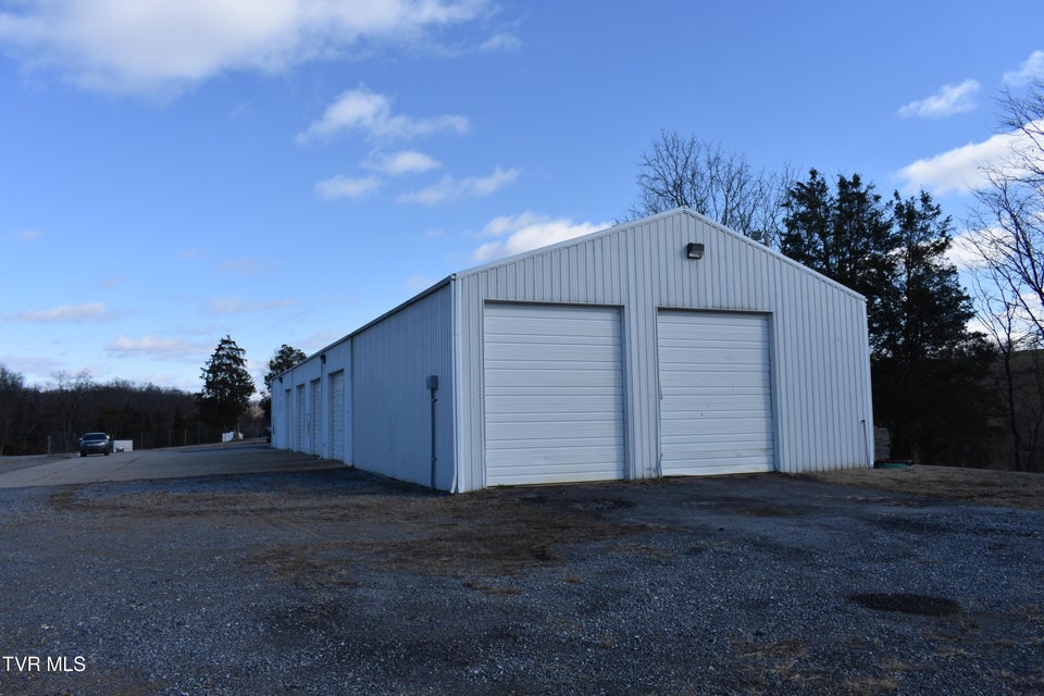 Photo #4: 475 Morelock Street