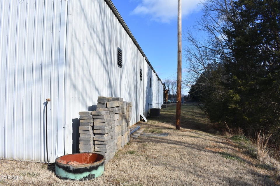 Photo #6: 475 Morelock Street