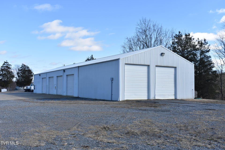 Photo #27: 475 Morelock Street