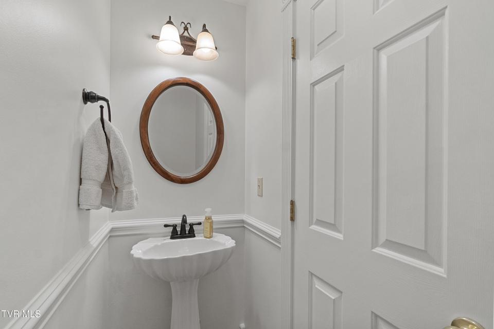 Photo #33: 104 Magnolia Drive