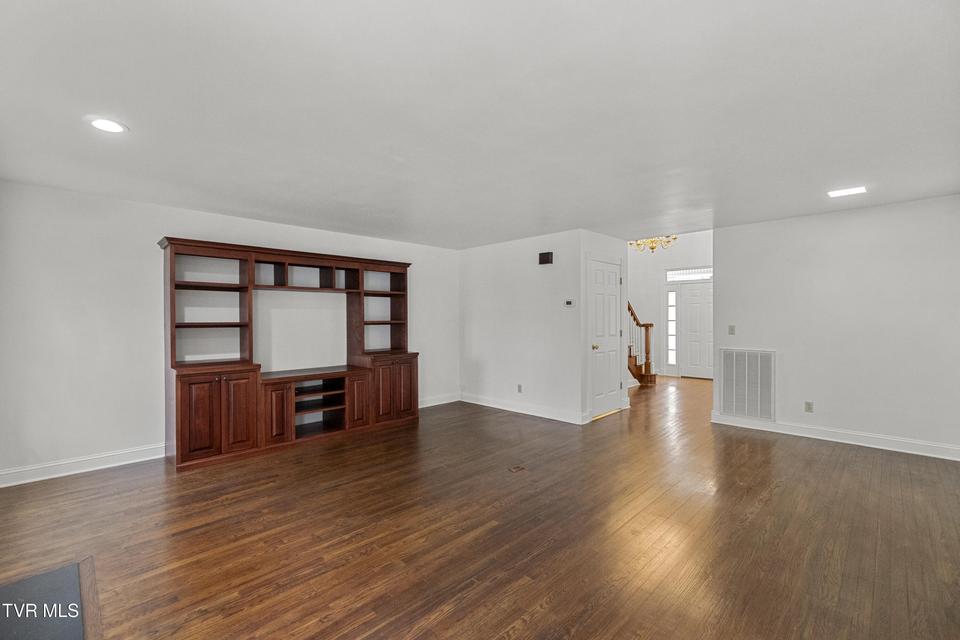 Photo #32: 104 Magnolia Drive