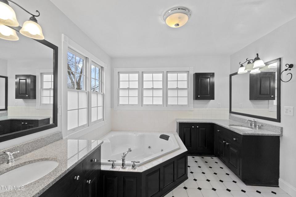 Photo #16: 104 Magnolia Drive