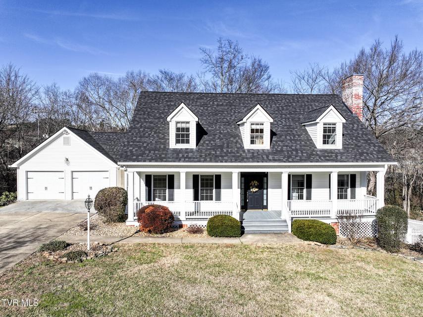 Photo #2: 104 Magnolia Drive