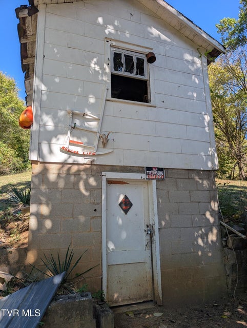 Photo #3: 918 Independence Drive