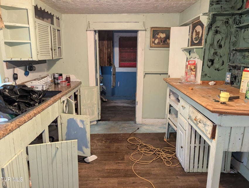 Photo #7: 918 Independence Drive