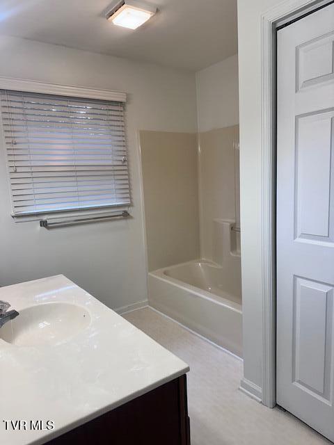 Photo #18: 2734 East Oakland Avenue 