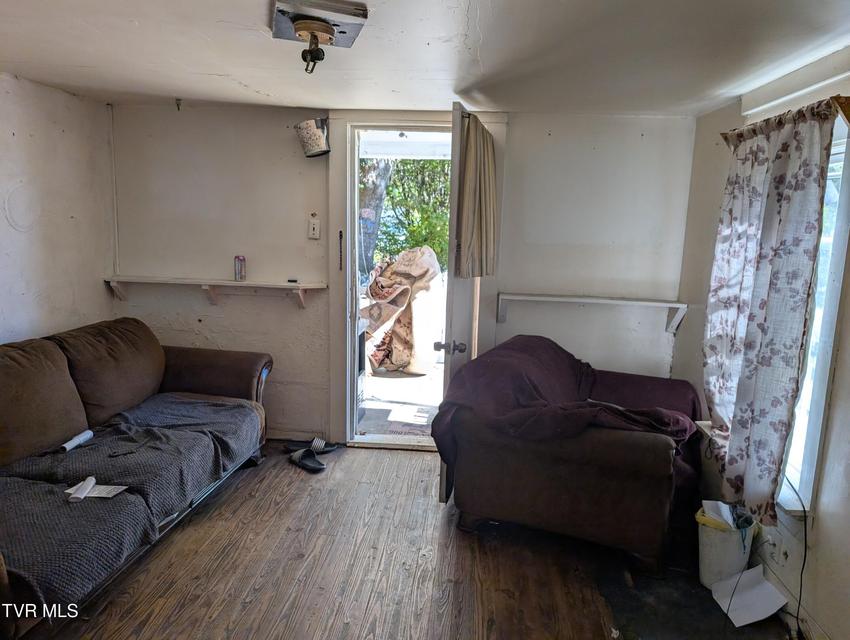 Photo #6: 918 Independence Drive