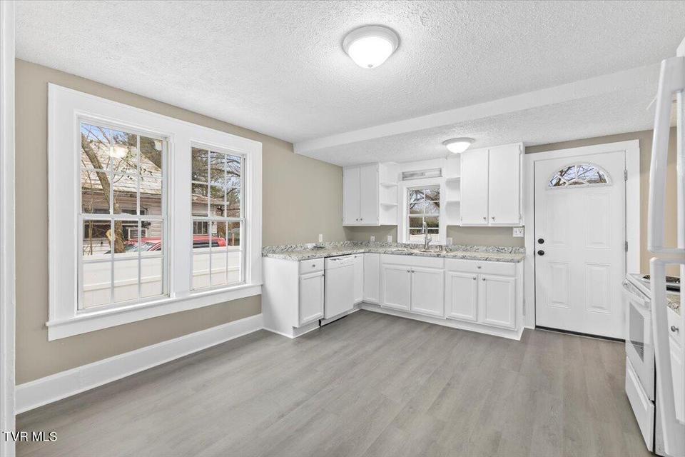 Photo #10: 205 Perry Street