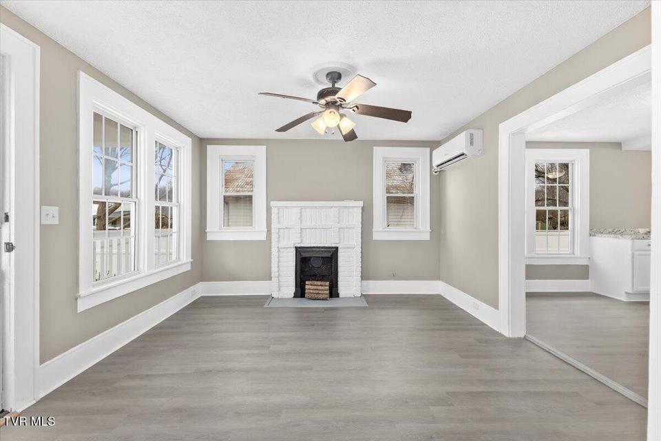 Photo #8: 205 Perry Street