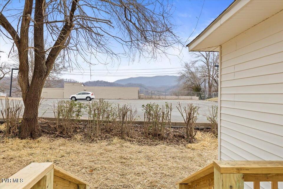 Photo #5: 205 Perry Street