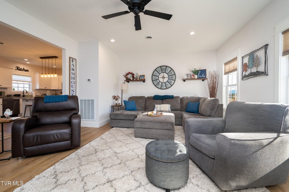 Photo #3: 285 New Hope Road