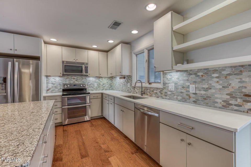 Photo #11: 715 Hollyhill Road