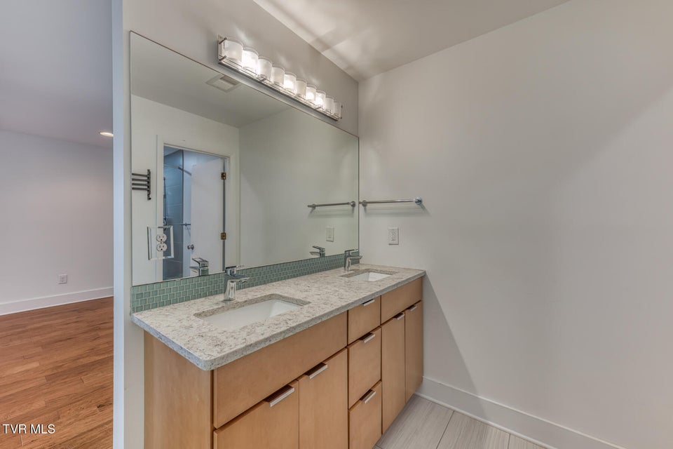 Photo #32: 715 Hollyhill Road