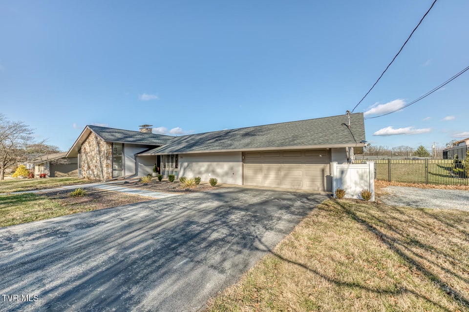 Photo #50: 715 Hollyhill Road