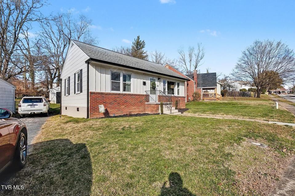 Photo #3: 209 Tennessee Street