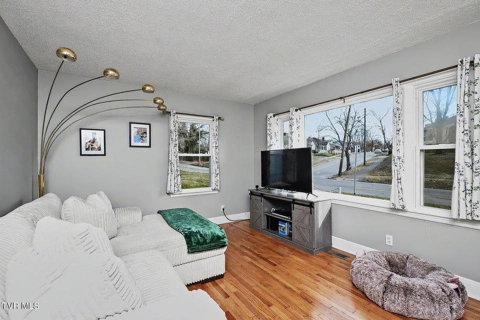 Photo #6: 209 Tennessee Street