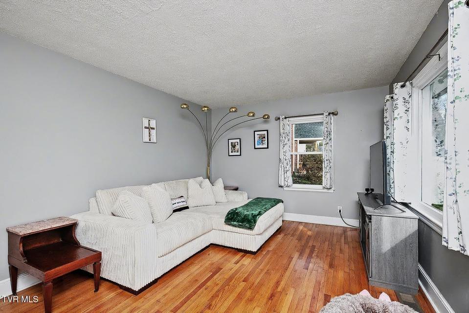 Photo #7: 209 Tennessee Street