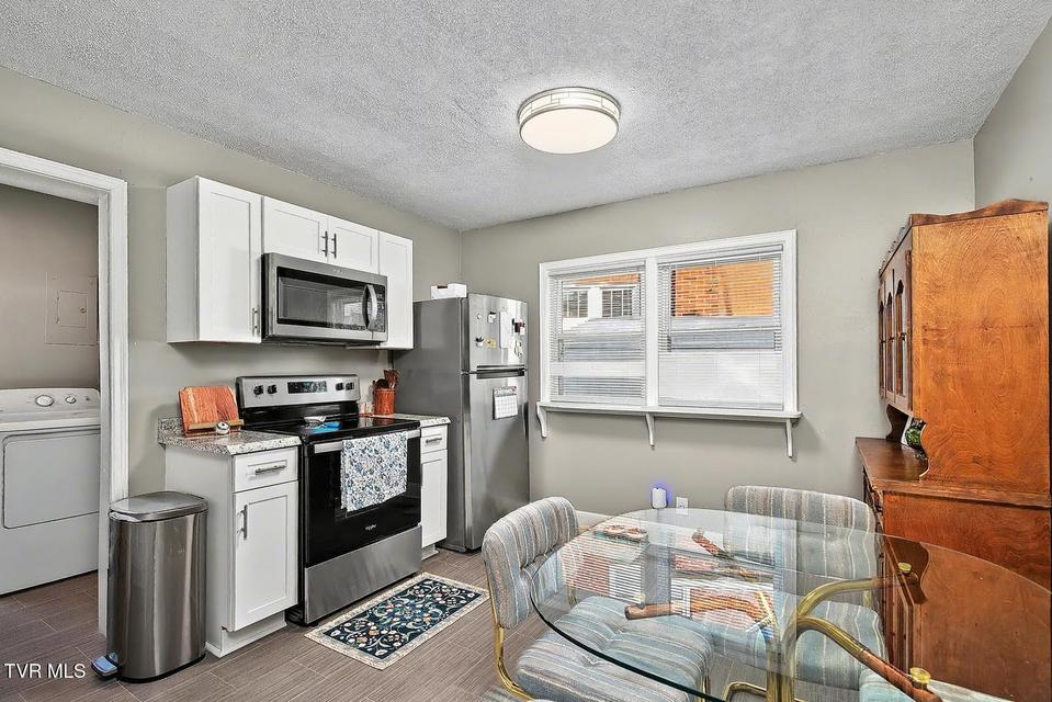 Photo #10: 209 Tennessee Street