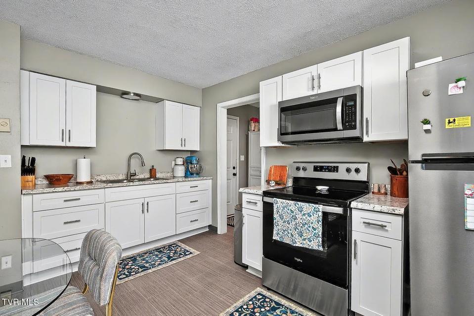 Photo #11: 209 Tennessee Street