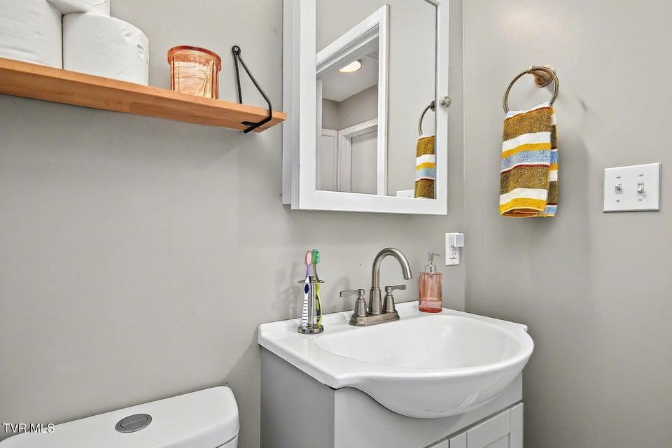 Photo #21: 209 Tennessee Street