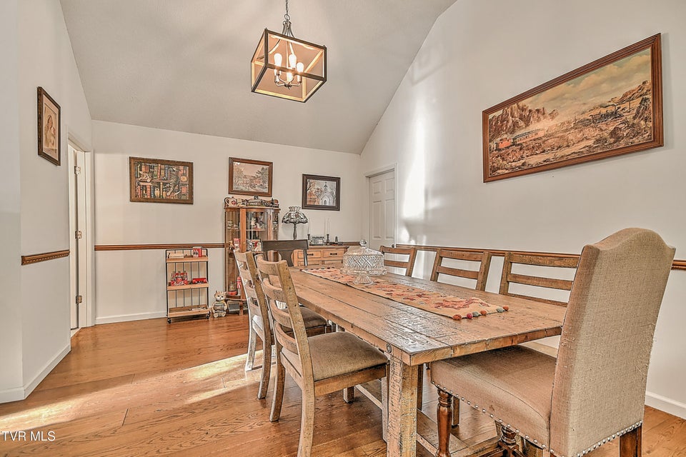 Photo #3: 42 Platinum Court