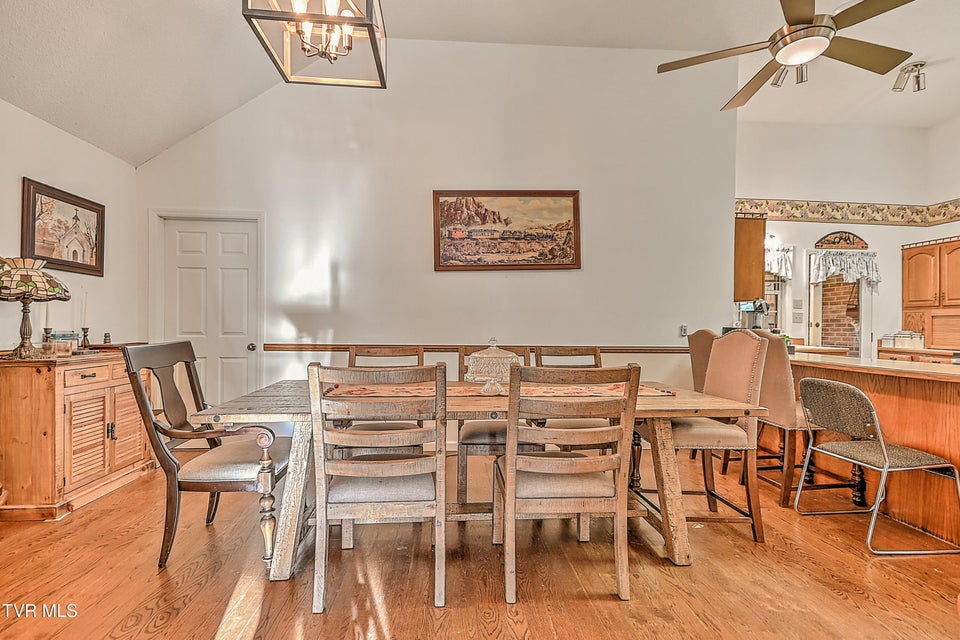 Photo #4: 42 Platinum Court