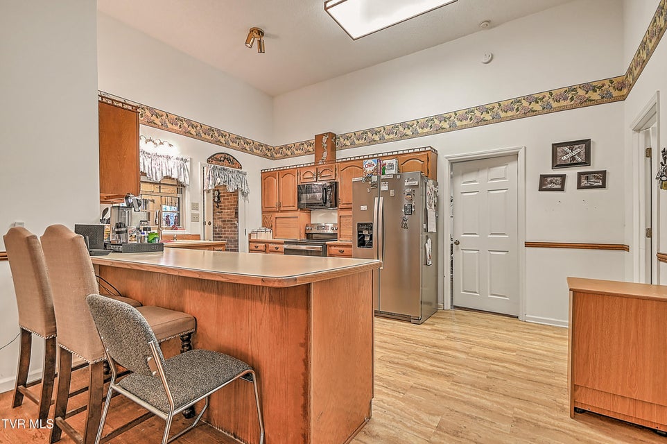 Photo #6: 42 Platinum Court