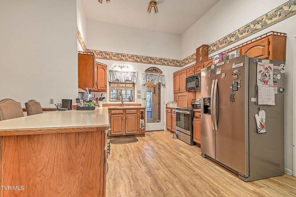 Photo #7: 42 Platinum Court