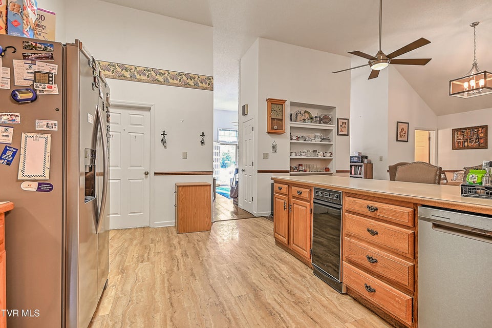 Photo #10: 42 Platinum Court