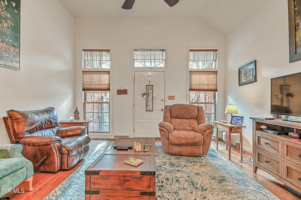 Photo #12: 42 Platinum Court