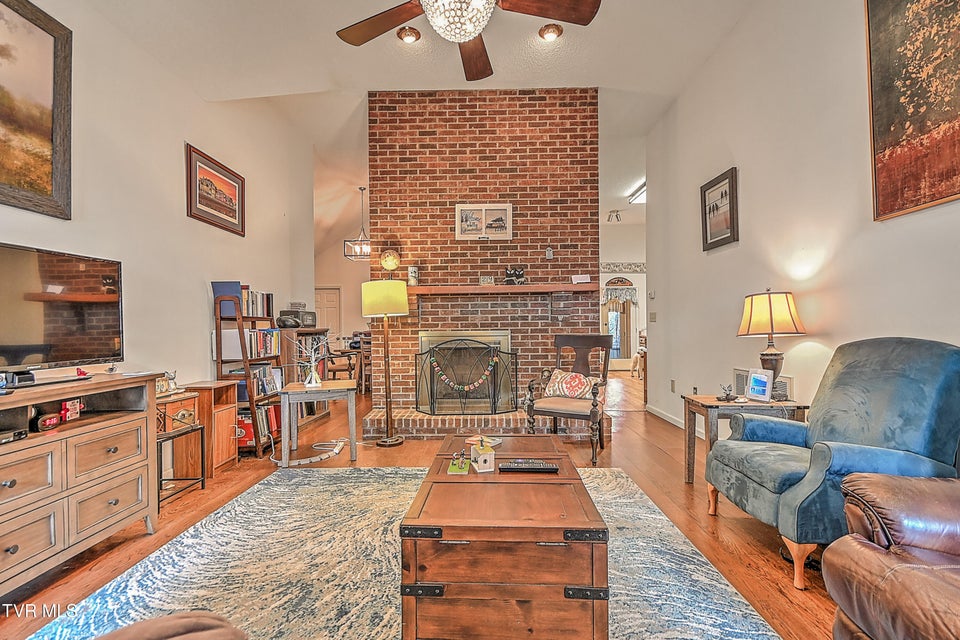 Photo #15: 42 Platinum Court