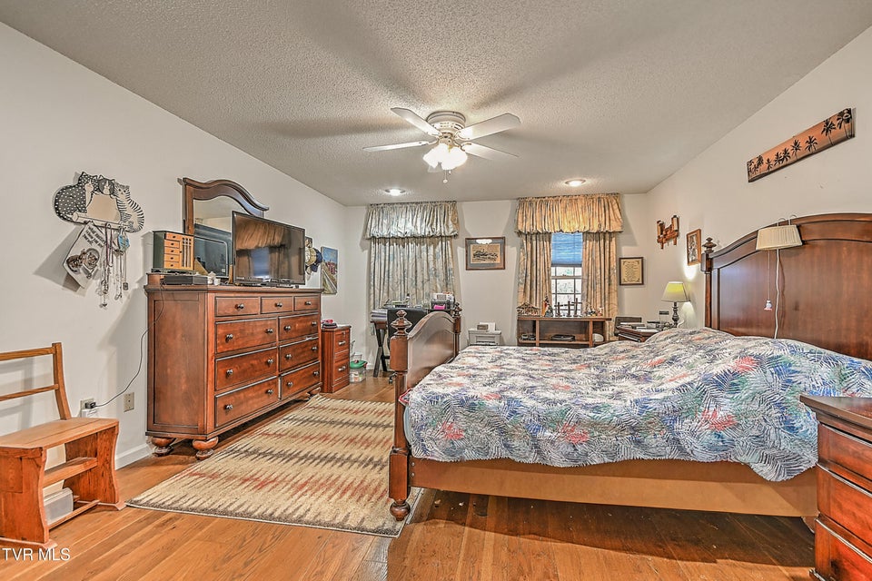 Photo #21: 42 Platinum Court